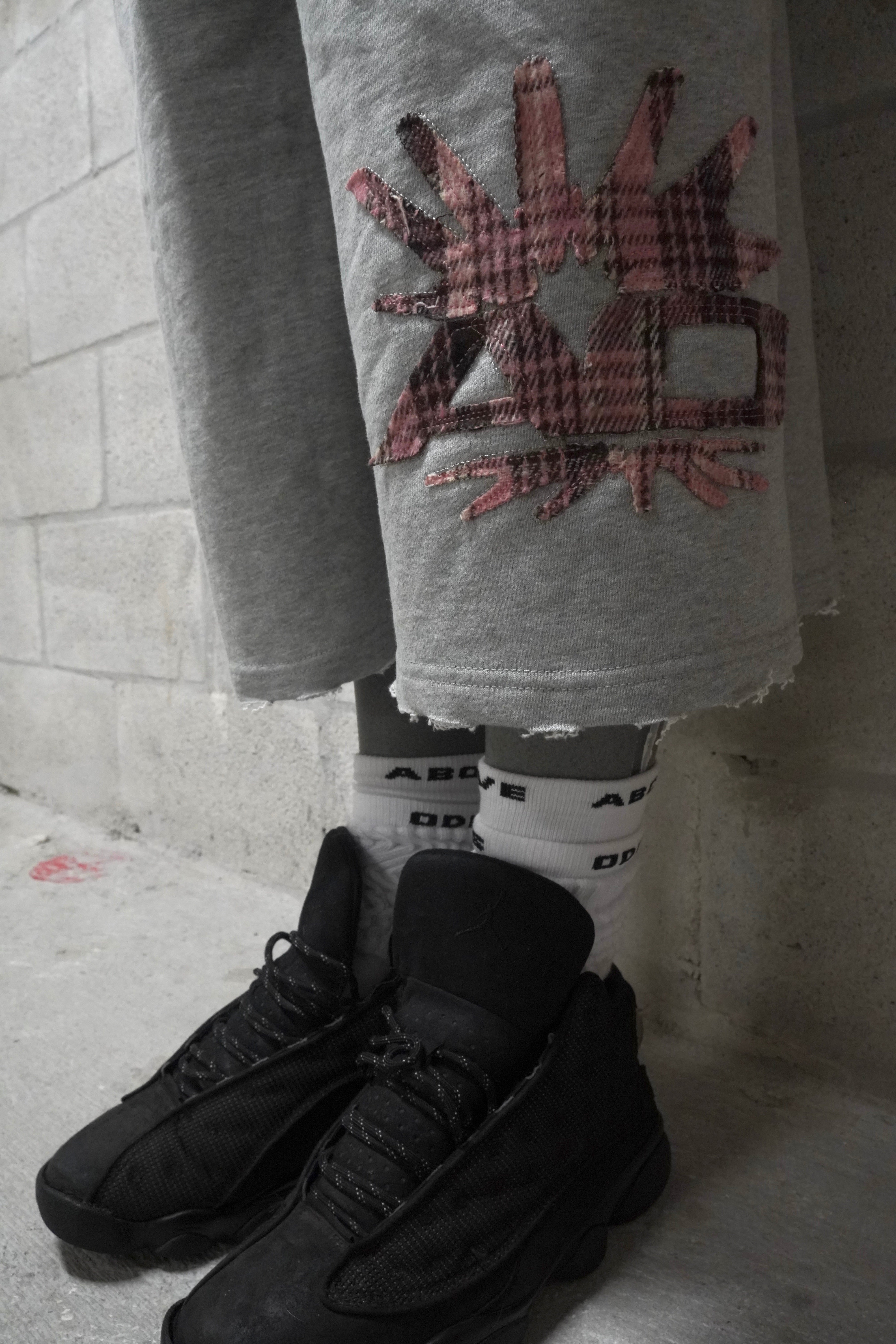 AO Plaid Logo 3/4 Shorts